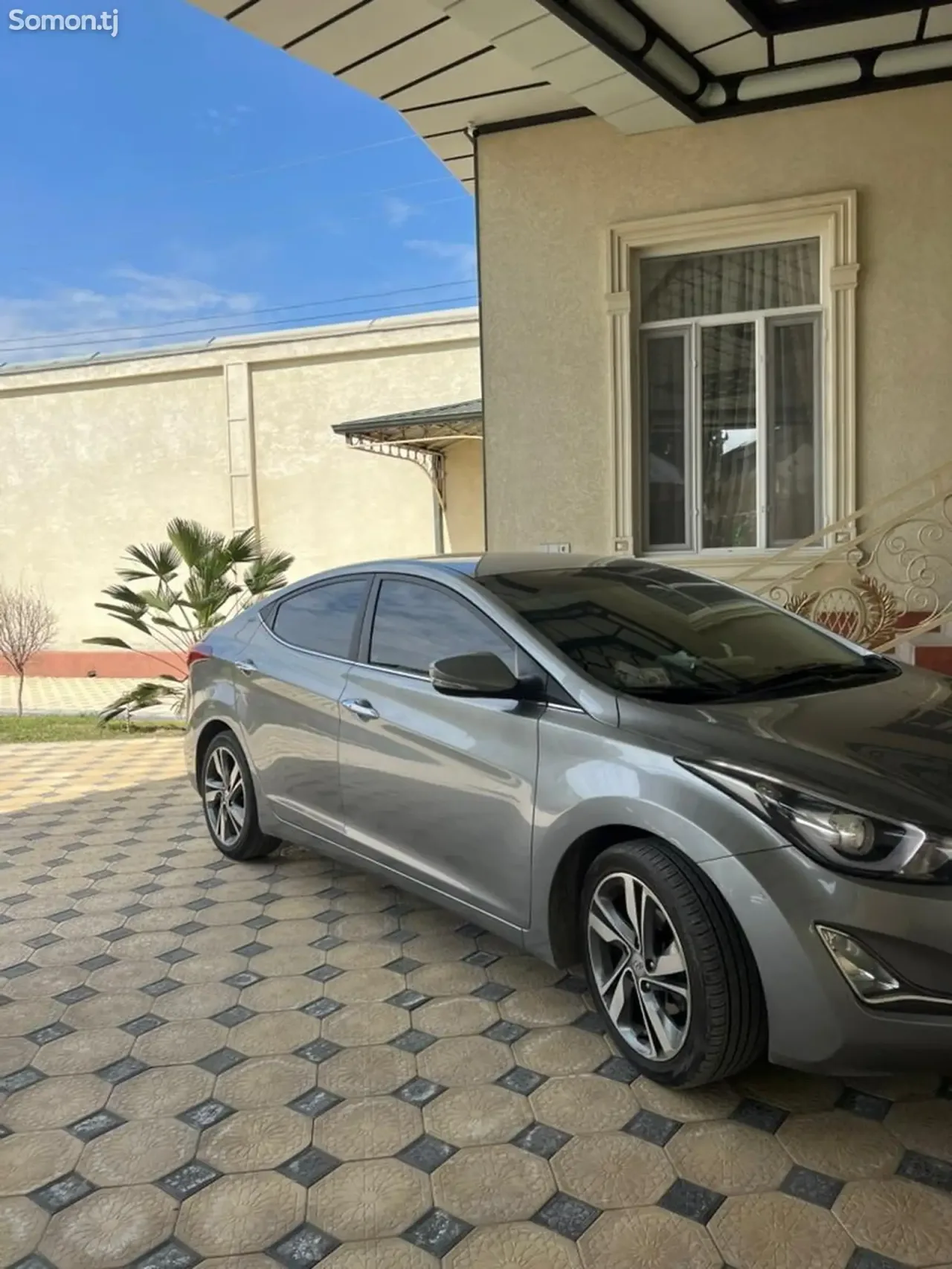 Hyundai Avante 2014 · 1.6 AT