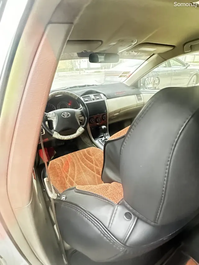 Toyota Corolla 2013 · 1.8 AT