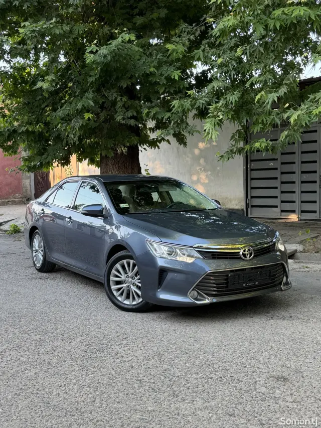 Toyota Camry 2015 · 2.5 AT