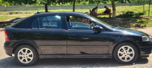 Opel Astra G 2000 · 1.6 MT