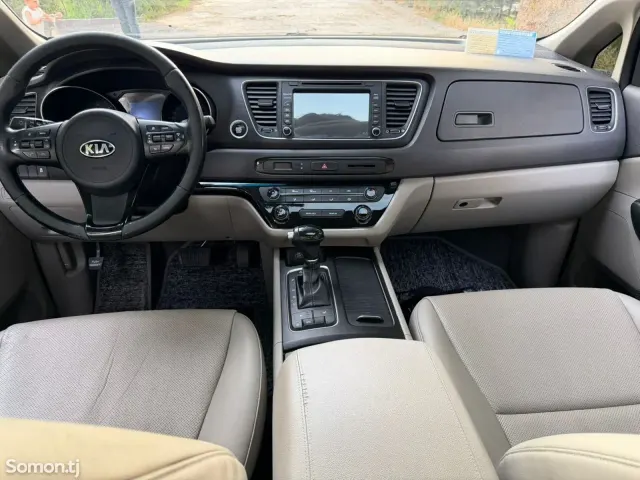Kia Carnival 2014 · 2.2 AT