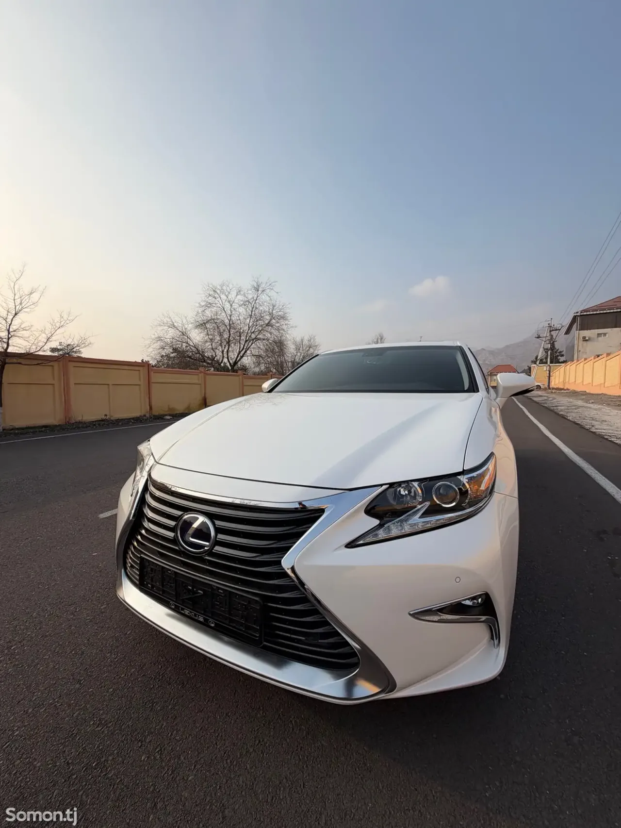 Lexus ES series 2016 · 3.0 AT
