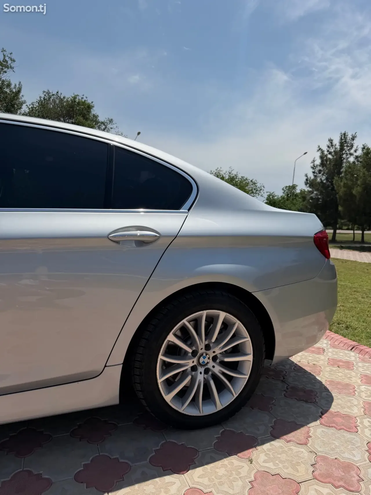 BMW 5 series 2015 · 2.0 AT