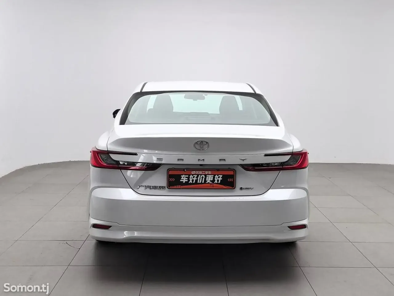 Toyota Camry 2025 · 2.0 AT