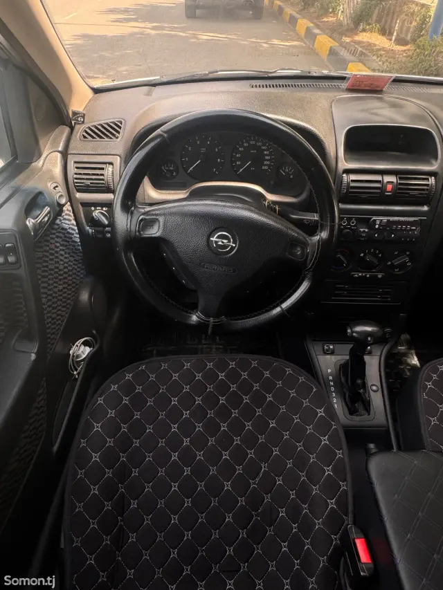 Opel Astra G 2001 · 1.6 AT