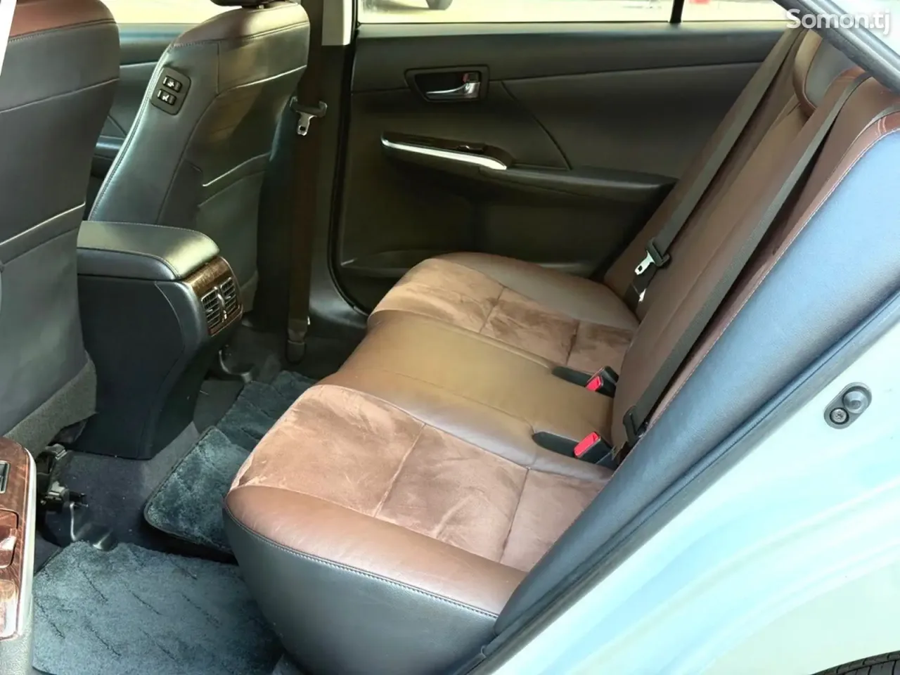 Toyota Camry 2016 · 2.5 AT