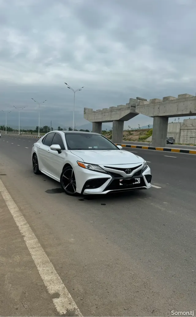 Toyota Camry 2020 · 2.5 AT