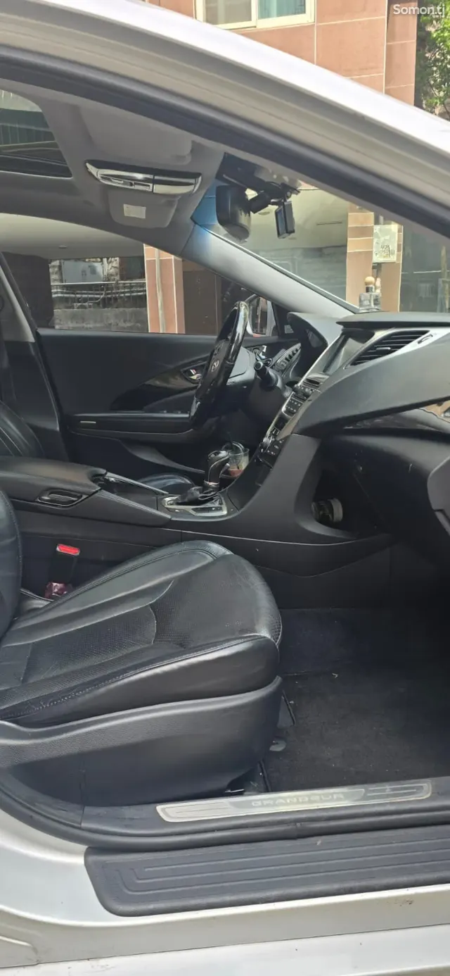 Hyundai Grandeur 2014 · 2.5 AT