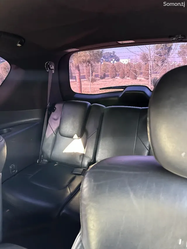 Infiniti QX series 2010 · 5.6 AT