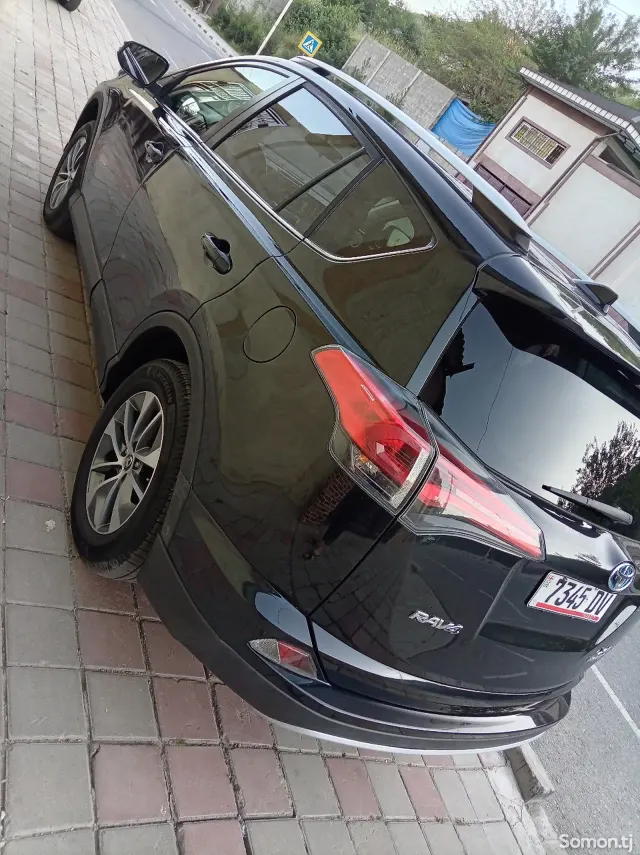 Toyota RAV 4 2016 · 2.5 AT
