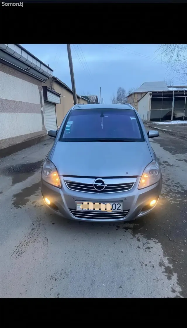 Opel Zafira 2009 · 1.6 MT