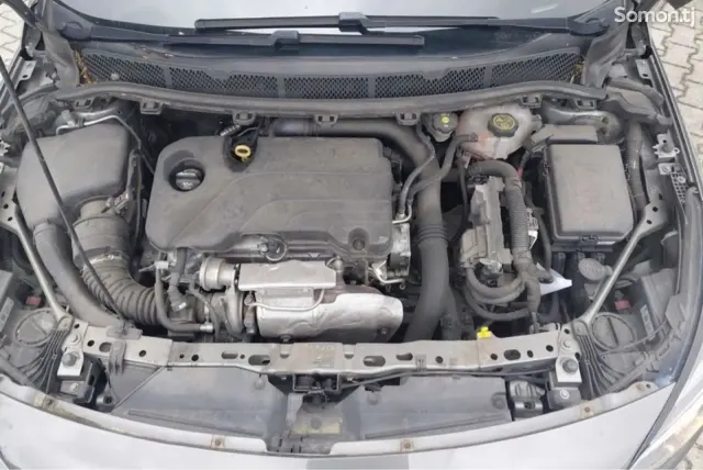 Opel Astra K 2020 · 1.4 AT