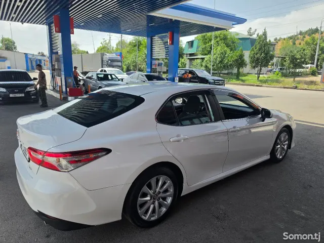 Toyota Camry 2018 · 2.5 AT