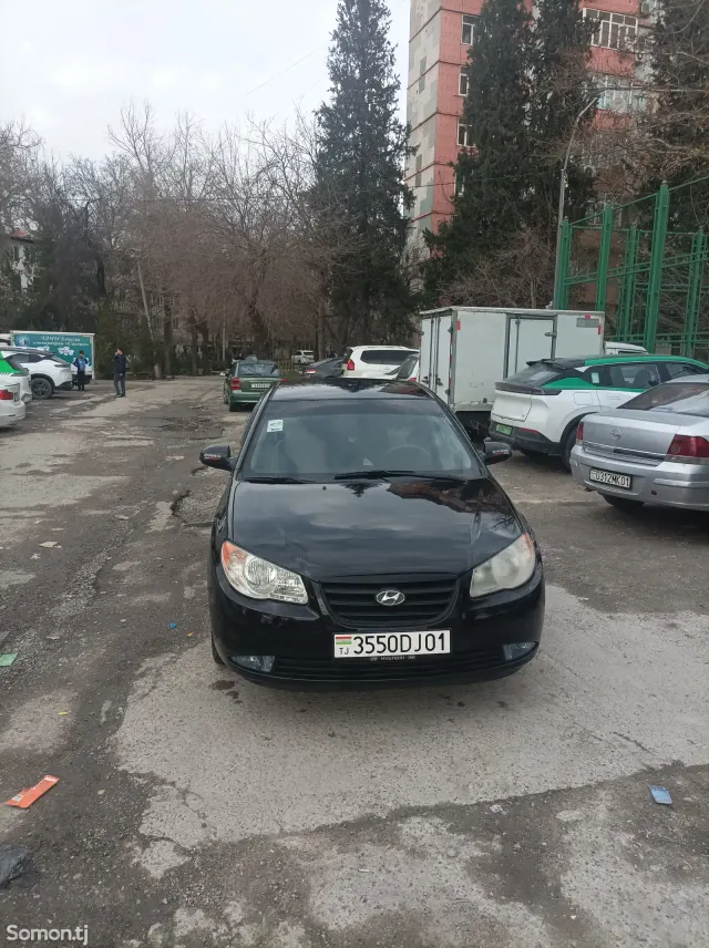 Hyundai Avante 2009 · 2.0 AT