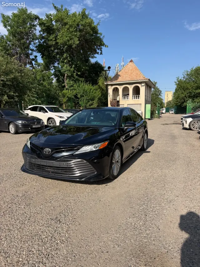 Toyota Camry 2017 · 2.5 AT