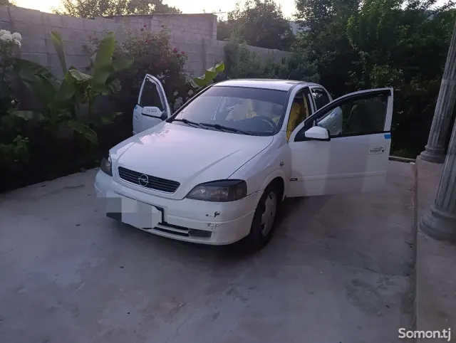 Opel Astra G 2000 · 1.6 MT