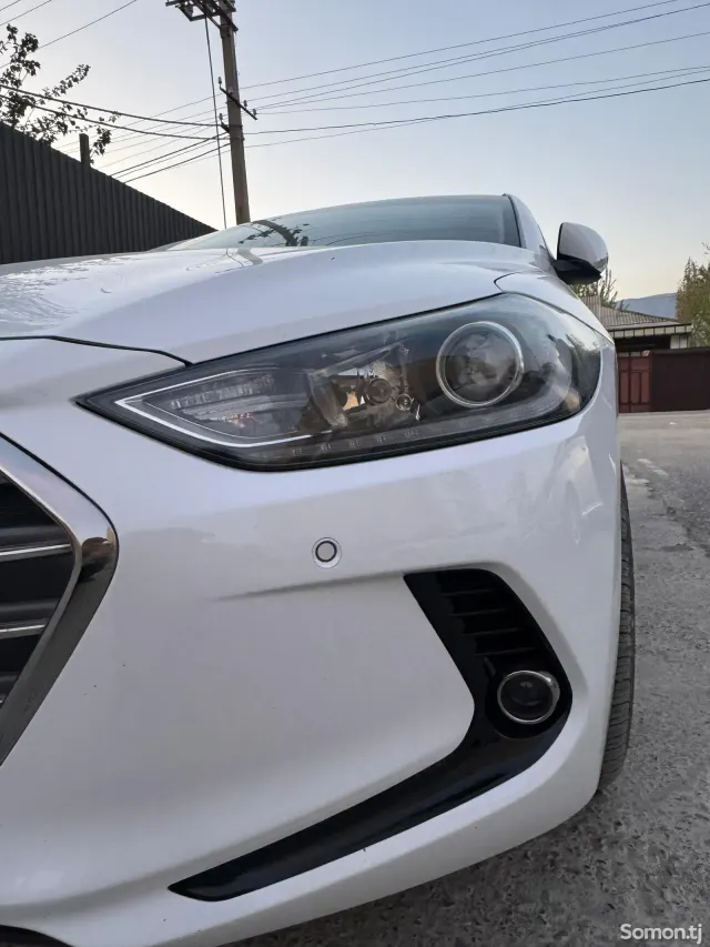 Hyundai Avante 2016 · 1.6 AT