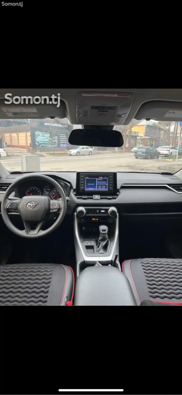 Toyota RAV 4 2020 · 2.4 AT