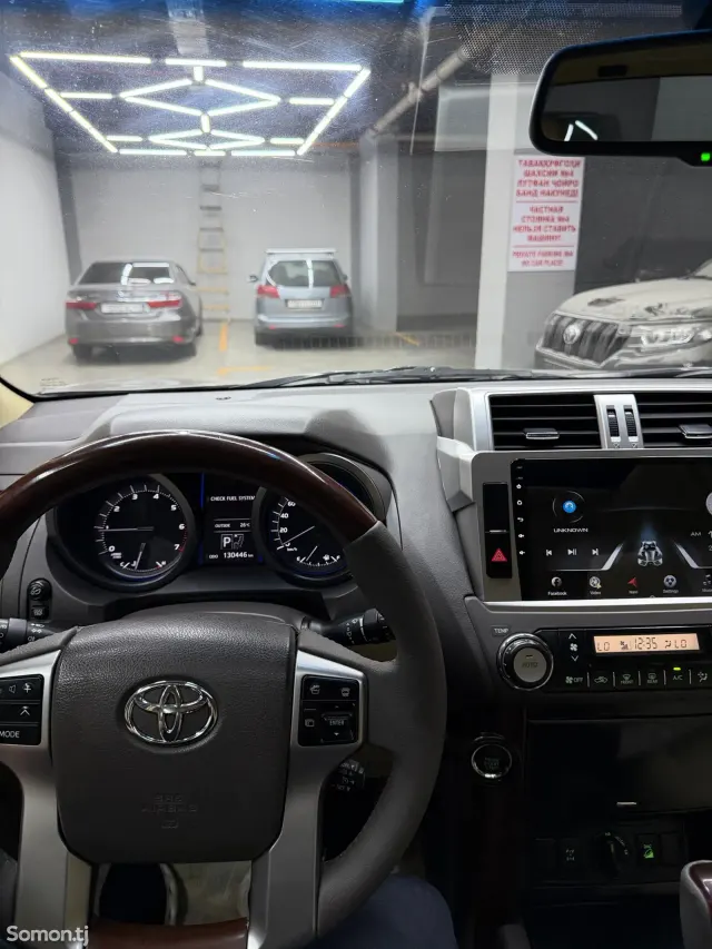 Toyota Land Cruiser Prado 2017 · 4.0 AT