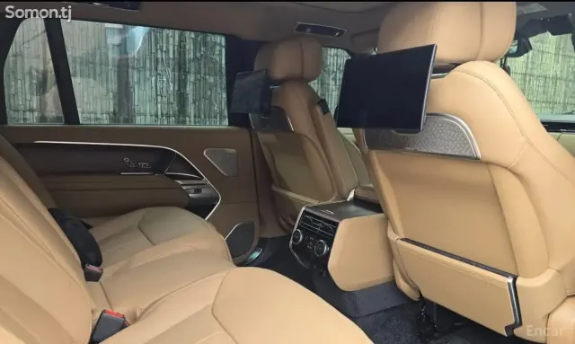 Land Rover Vogue 2025 · 4.4 AT