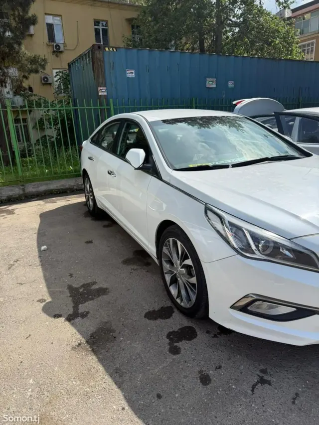 Hyundai Sonata 2015 · 2.0 AT