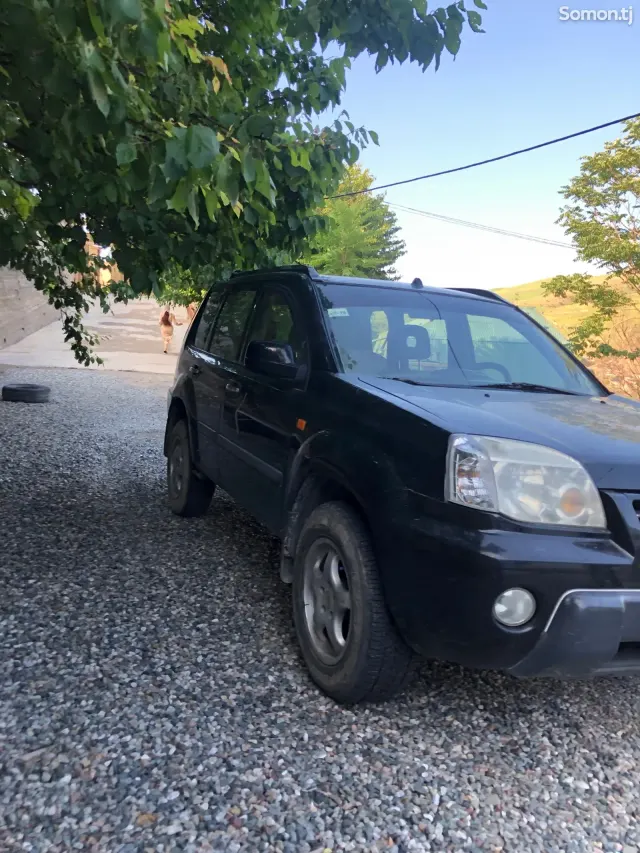 Nissan X-Trail 2002 · 2.0 MT