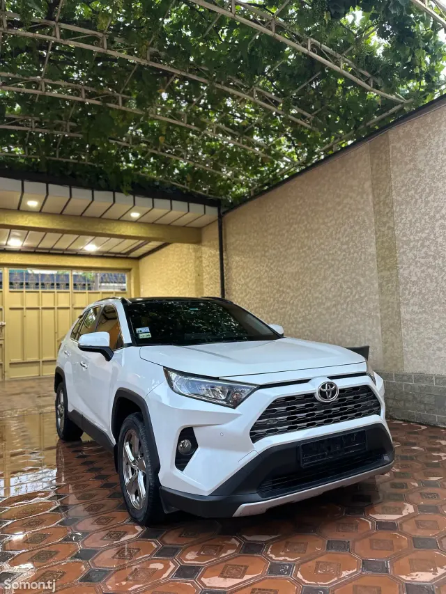 Toyota RAV 4 2019 · 2.5 AT