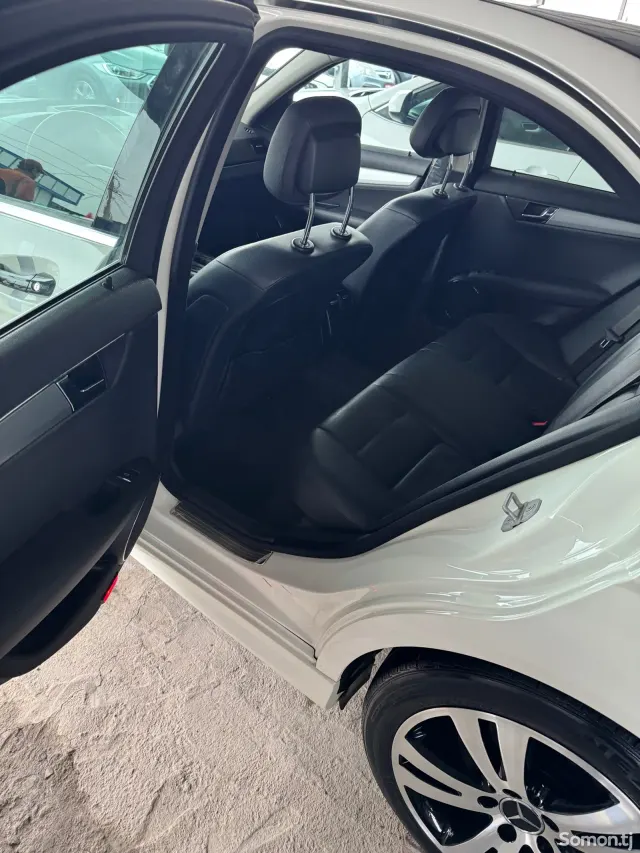 Mercedes-Benz C class 2010 · 2.0 AT