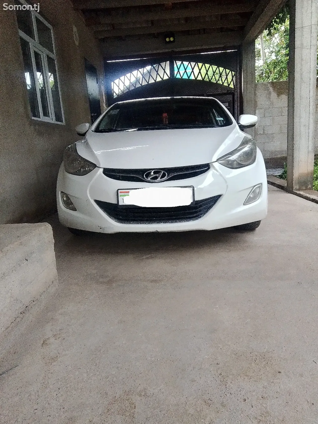 Hyundai Avante 2012 · 1.6 AT