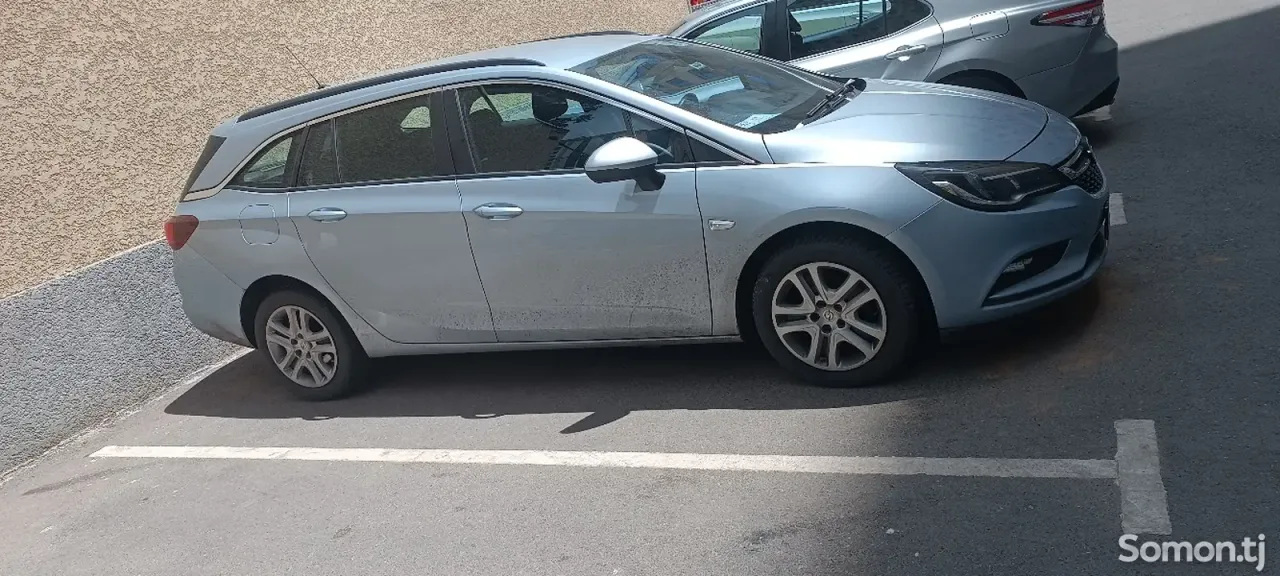 Opel Astra K 2016 · 1.1 MT