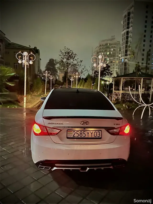 Hyundai Sonata 2011 · 2.0 AT