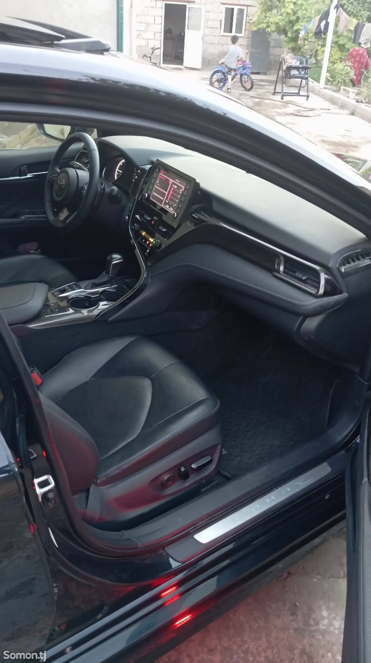 Toyota Camry 2018 · 2.5 AT