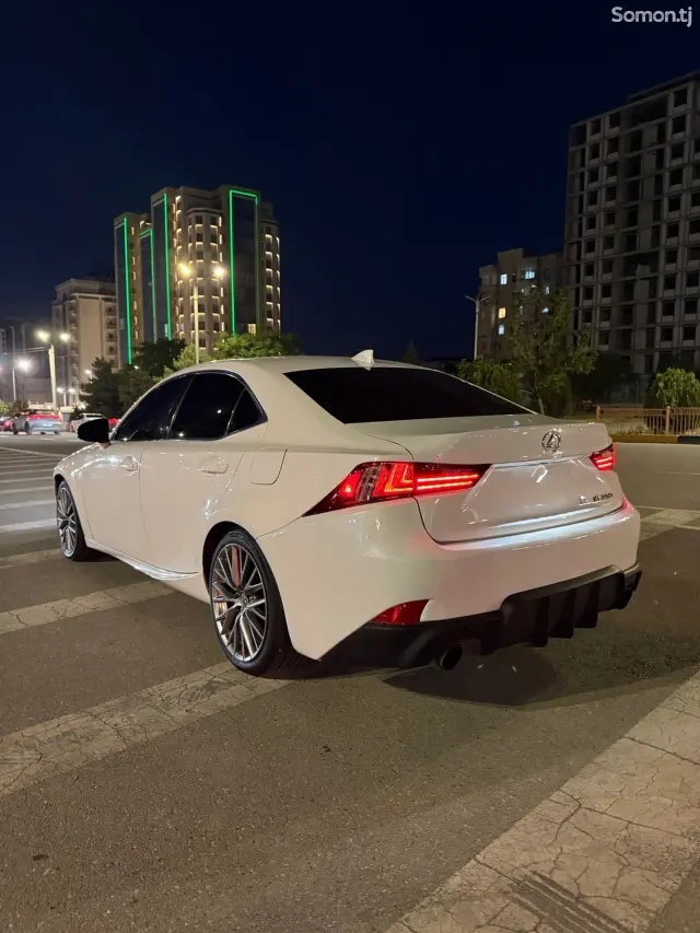 Lexus IS series 2014 · 2.5 AT
