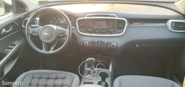 Kia Sorento 2017 · 2.4 AT