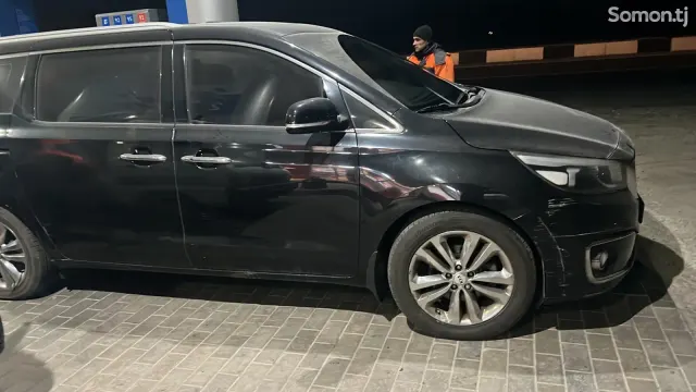 Kia Carnival 2016 · 2.2 AT