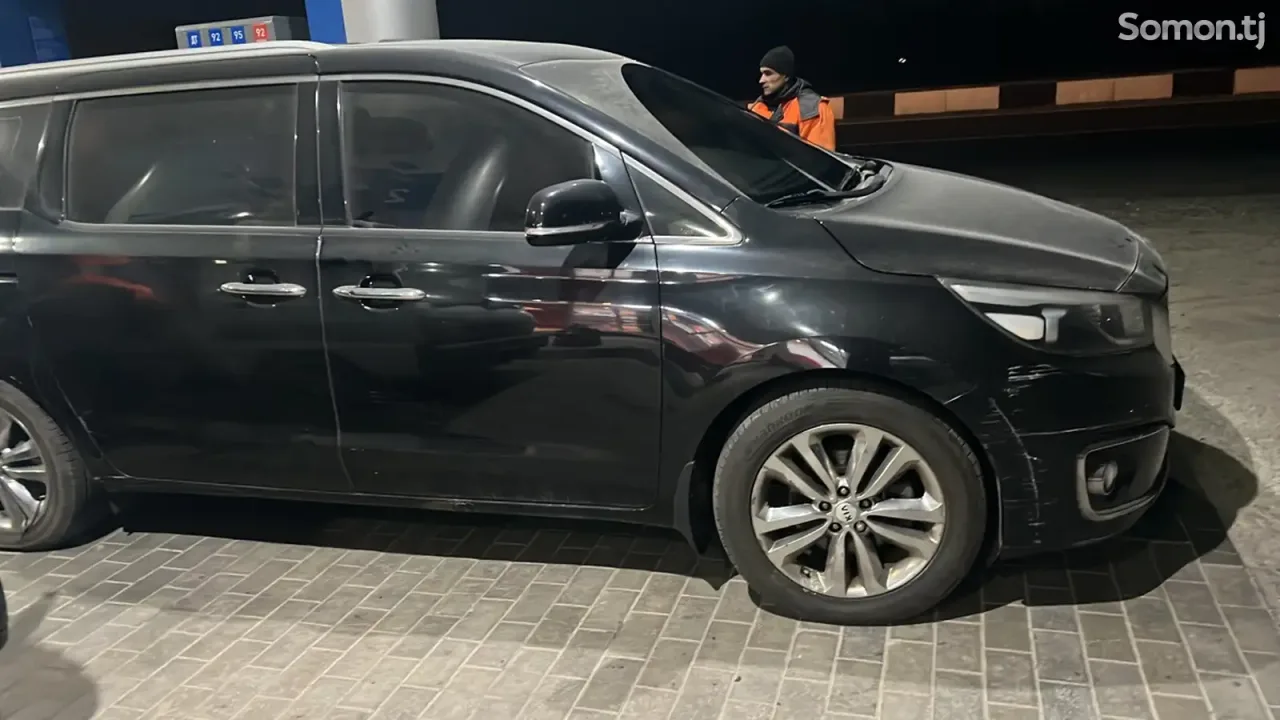 Kia Carnival 2016 · 2.2 AT