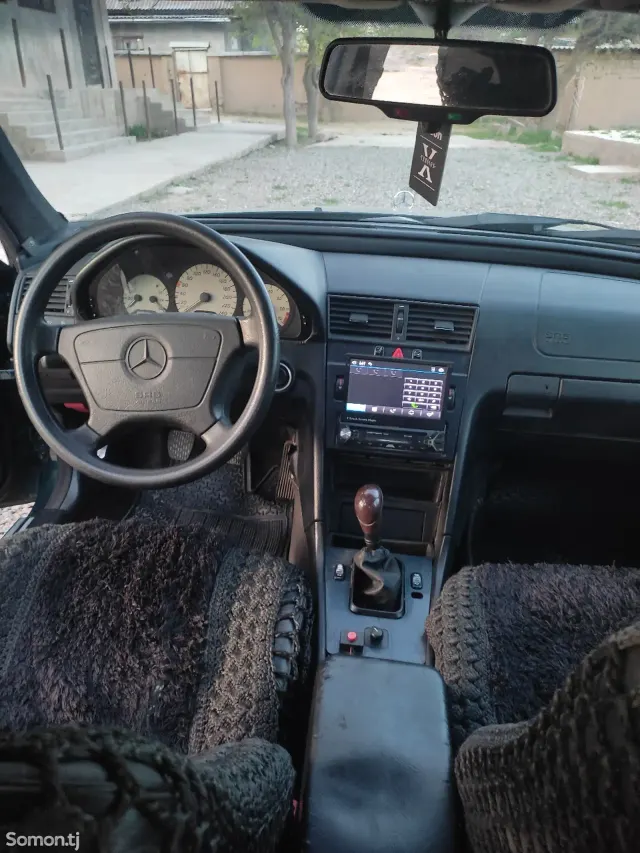 Mercedes-Benz C class 1995 · 1.8 MT