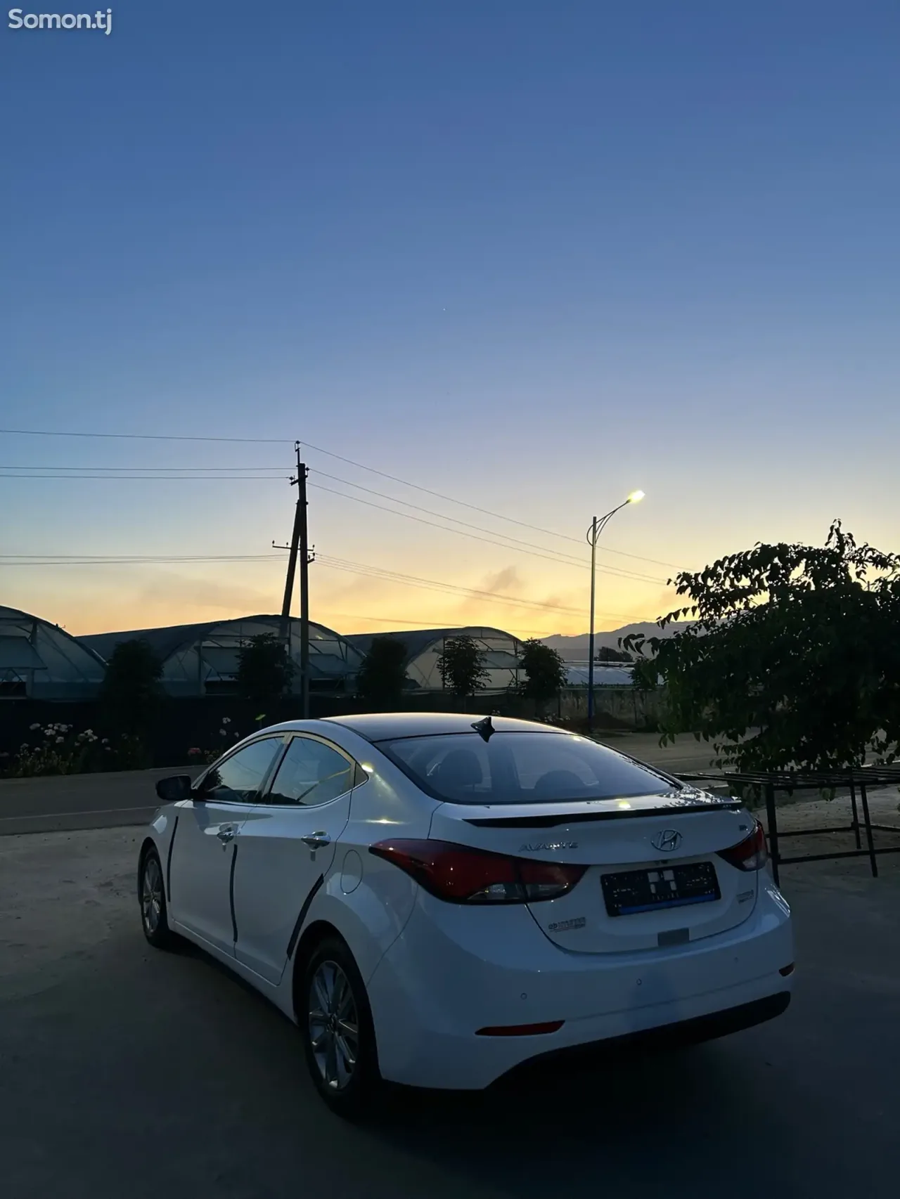 Hyundai Avante 2015 · 1.6 AT