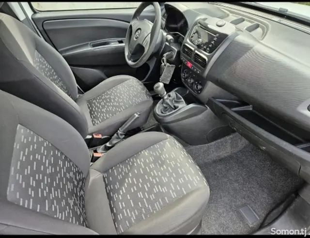 Opel Combo 2014 · 2.0 MT