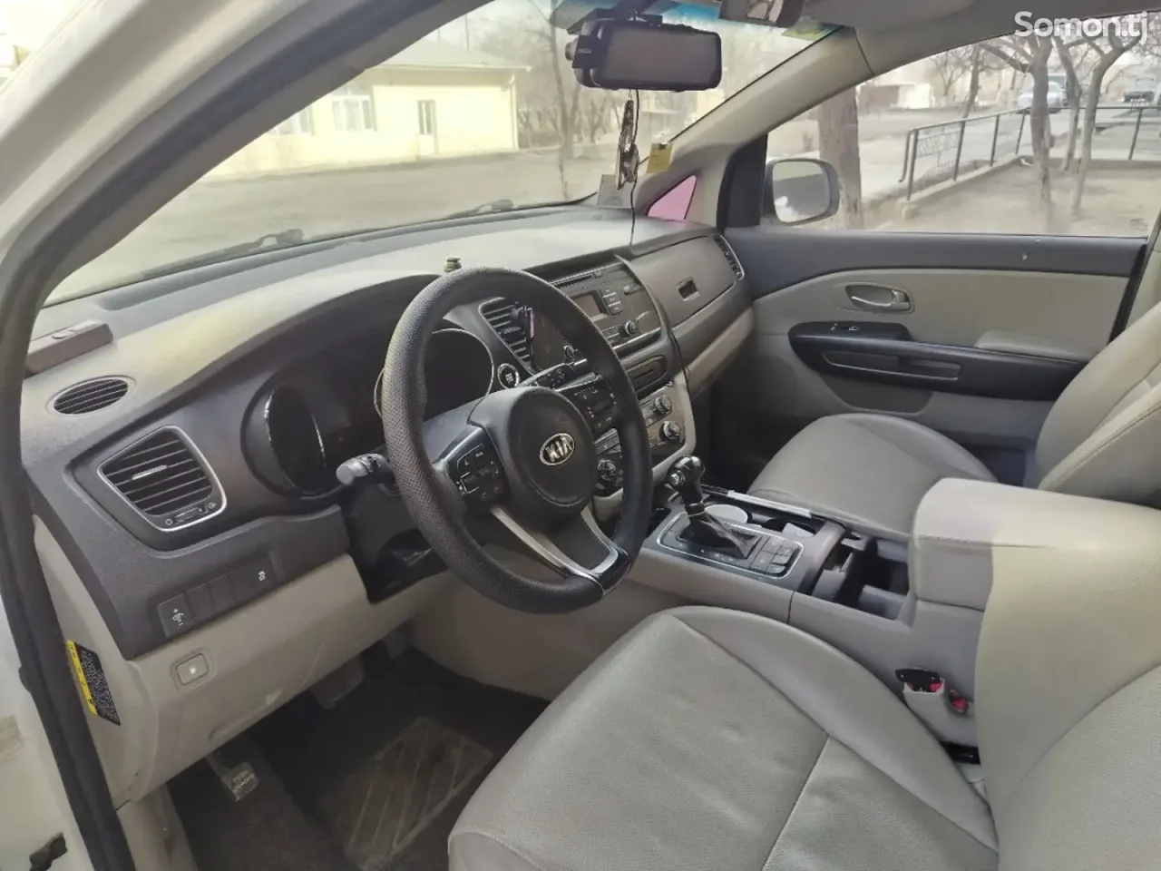 Kia Carnival 2016 · 2.2 AT