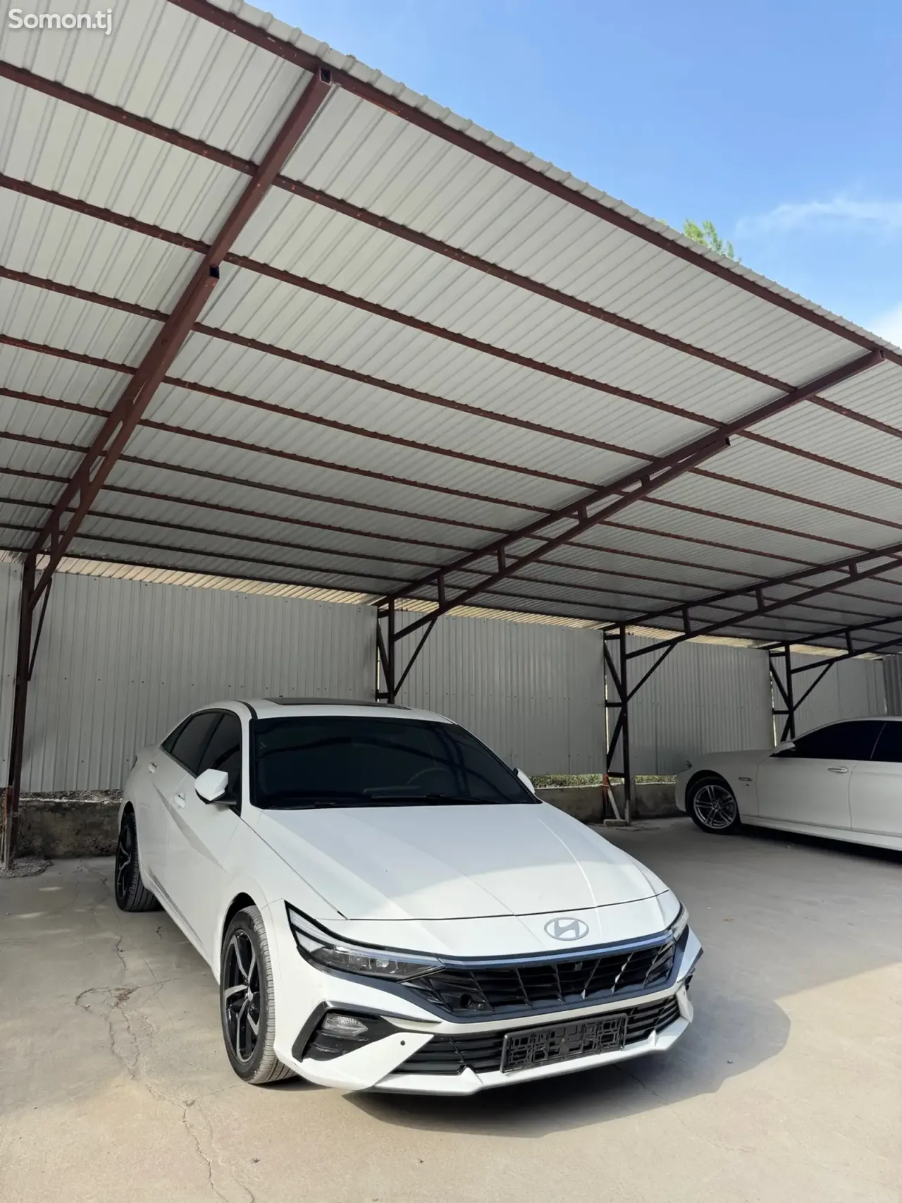 Hyundai Elantra 2023 · 1.6 AT