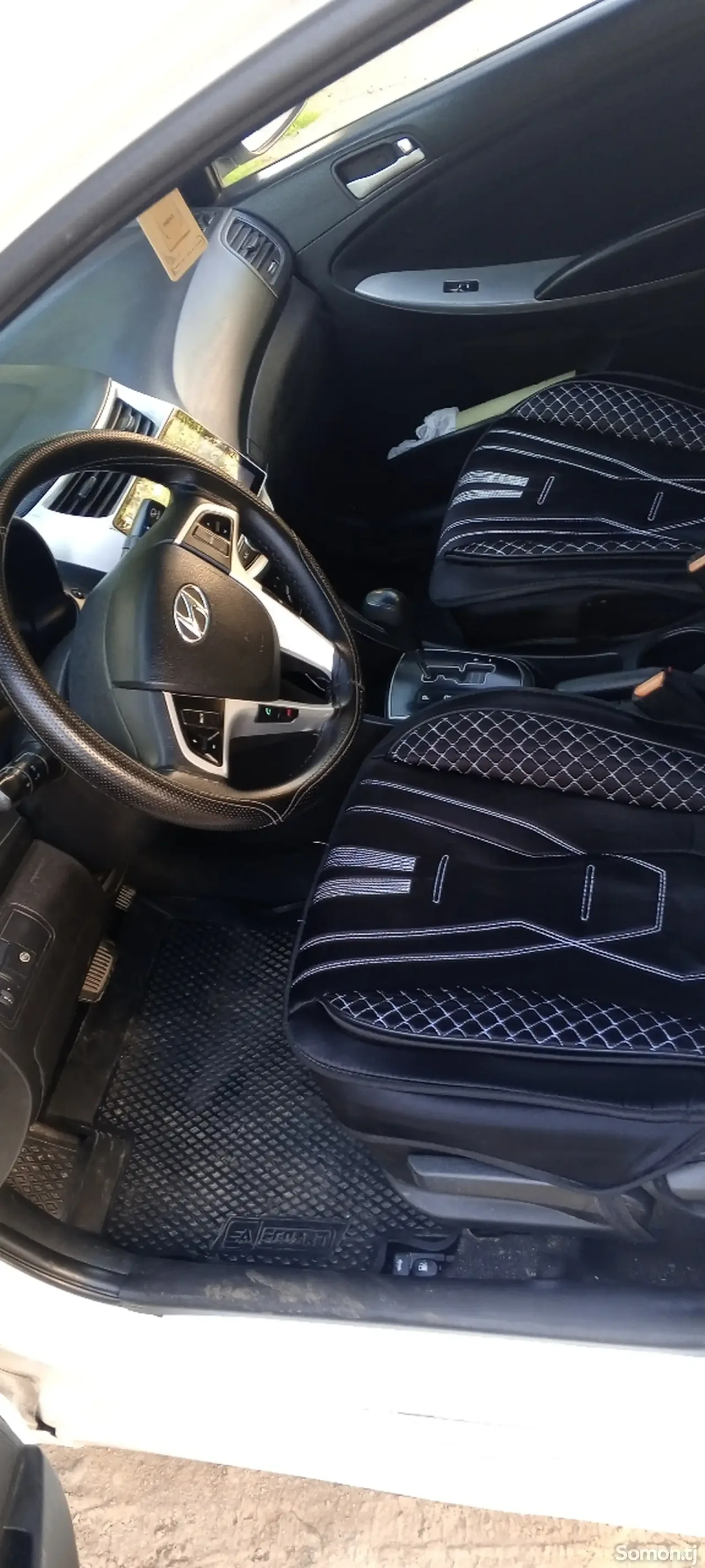 Hyundai Accent 2015 · 1.8 AT