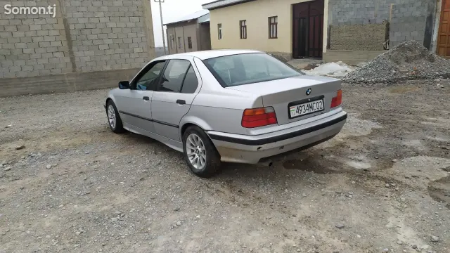 BMW 3 series 1991 · 1.6 MT