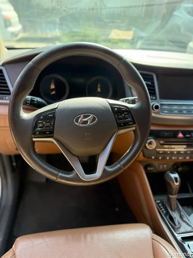 Hyundai Tucson 2015 · 2.0 AT