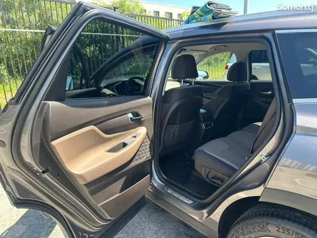 Hyundai Santa Fe 2023 · 2.5 AT