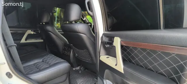 Toyota Land Cruiser 2013 · 4.5 AT
