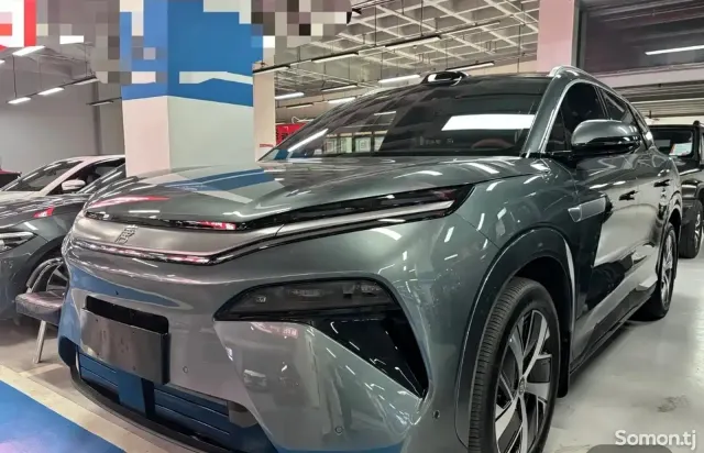 BYD Tang 2025 · AT