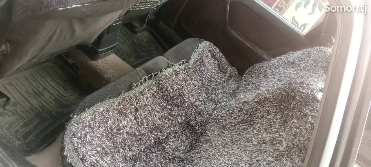Opel Vectra A 1991 · 1.6 MT