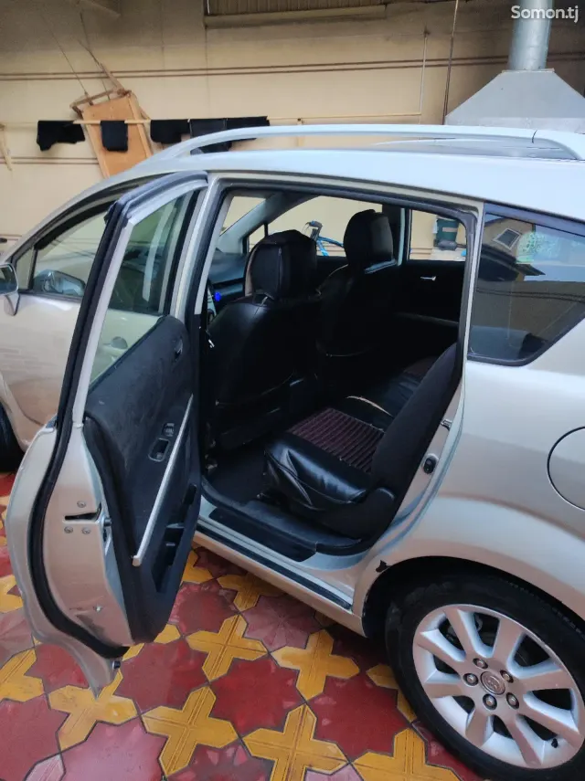Toyota Verso 2006 · 1.8 MT