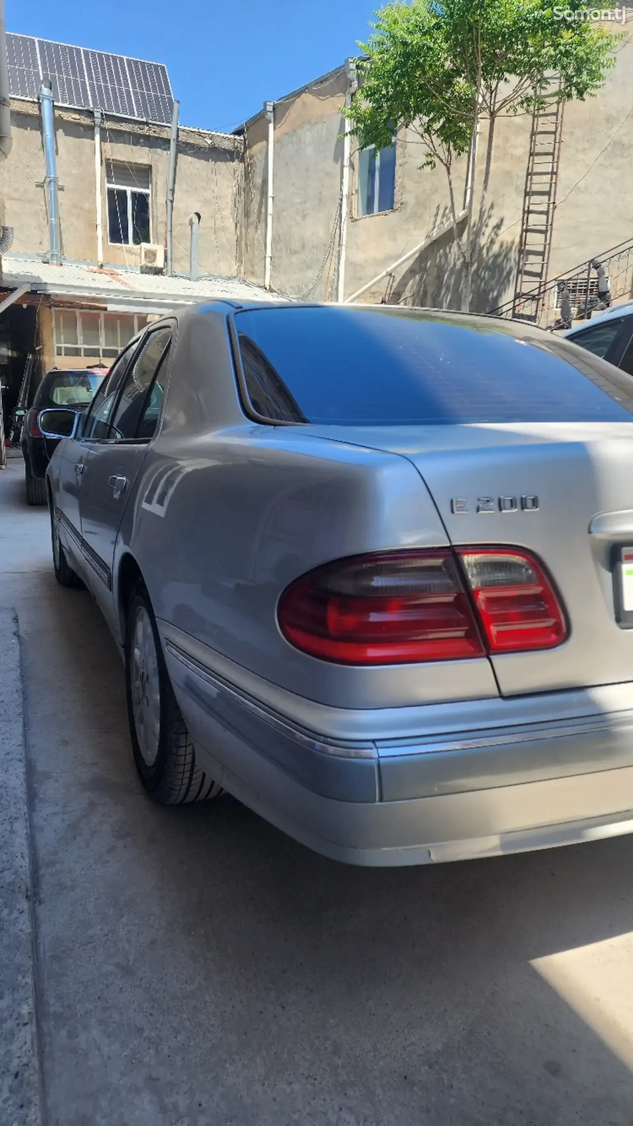 Mercedes-Benz E class 2000 · 2.0 MT